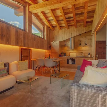 Luxury New Renovation Mont Blanc Views *